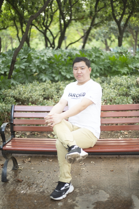 抱着鱼睡觉的猫的第一张照片--湖南王婆说媒